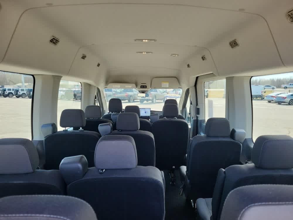 2023 Ford Transit Passenger Wagon XLT