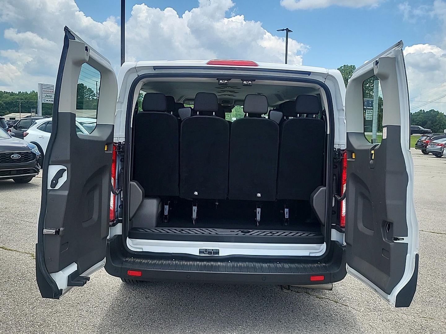 2023 Ford Transit Passenger Wagon XLT