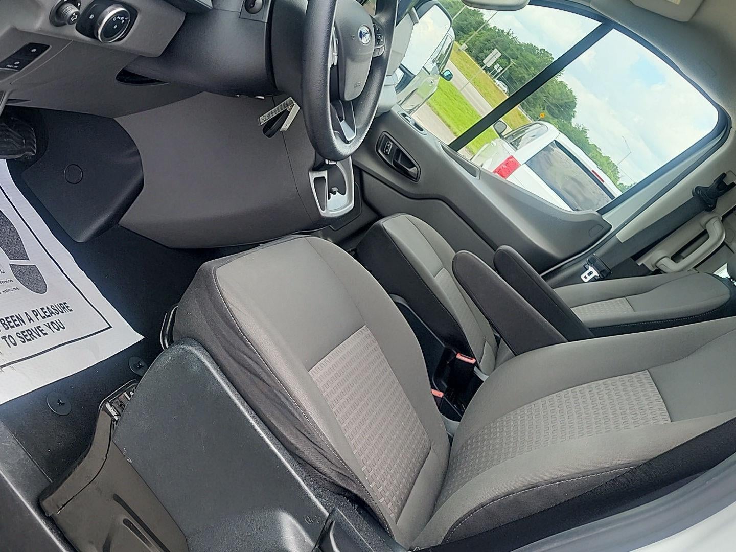 2023 Ford Transit Passenger Wagon XLT