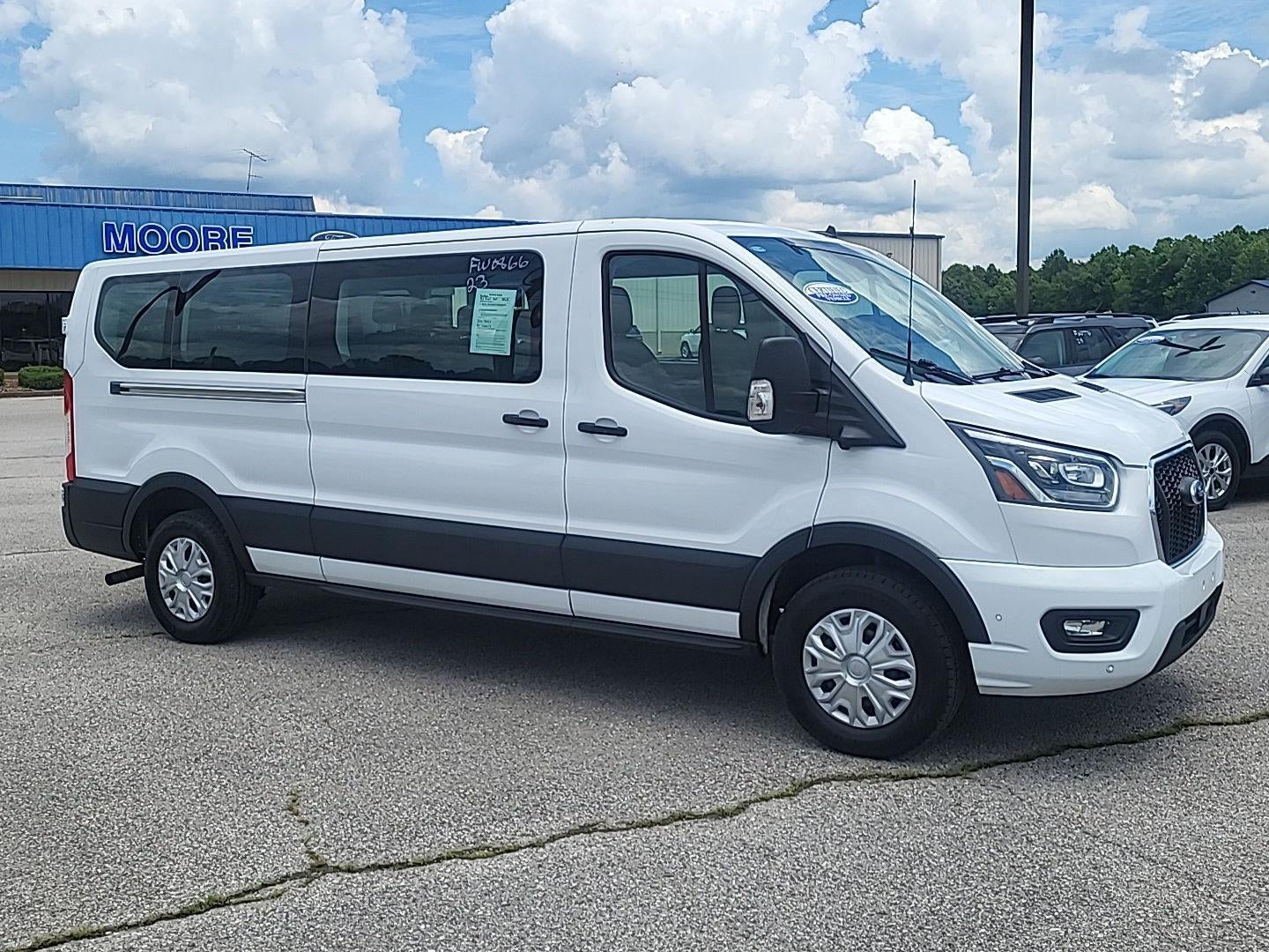 2023 Ford Transit Passenger Wagon XLT