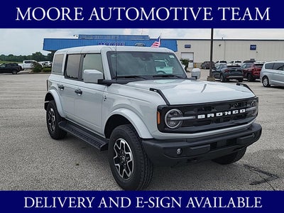 2026 Ford Bronco Outer Banks