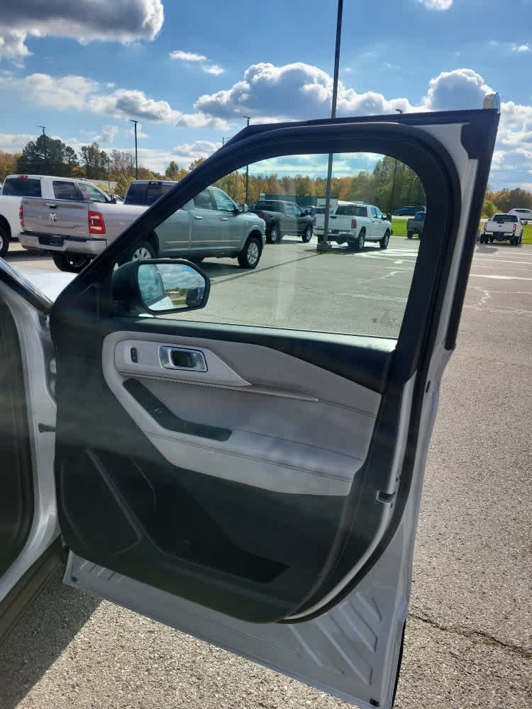 2026 Ford Explorer Active w/100A Pkg