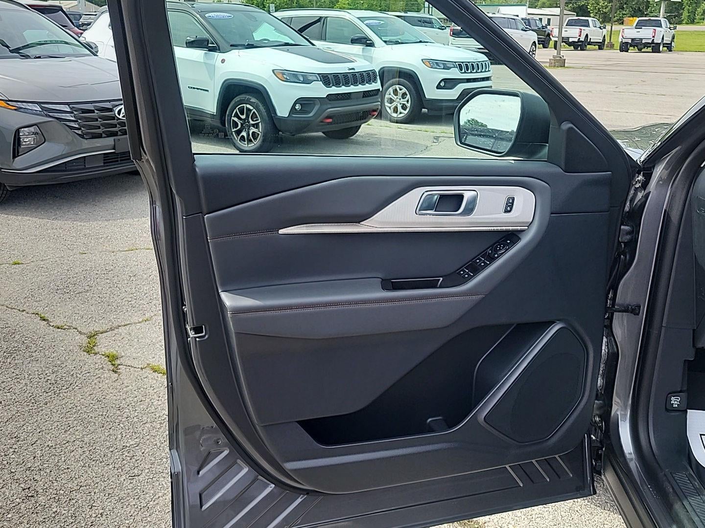 2026 Ford Explorer Active w/200A Pkg