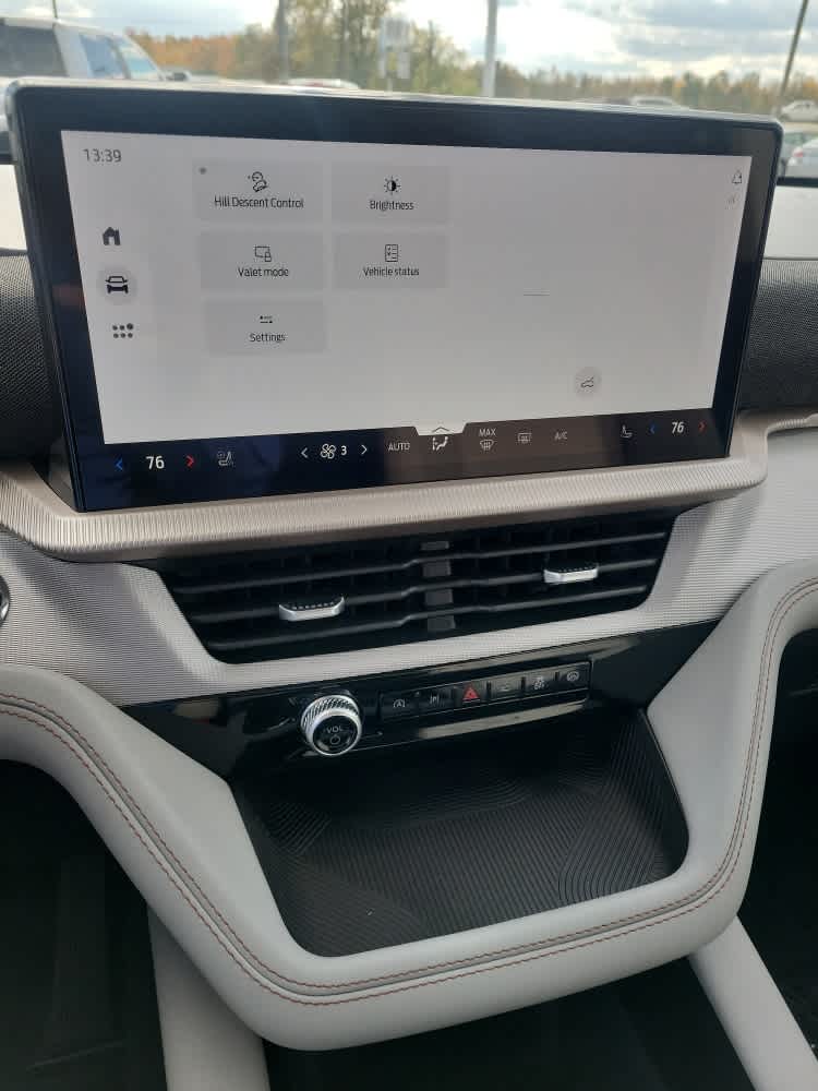 2026 Ford Explorer Active w/100A Pkg