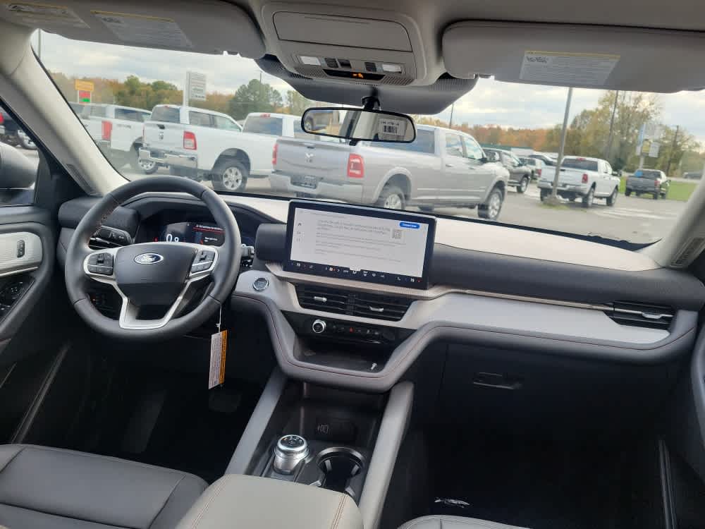 2026 Ford Explorer Active w/100A Pkg