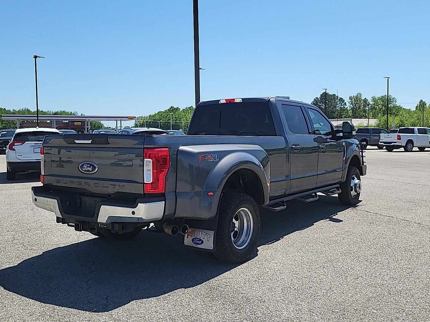 2019 Ford Super Duty F-350 DRW LARIAT