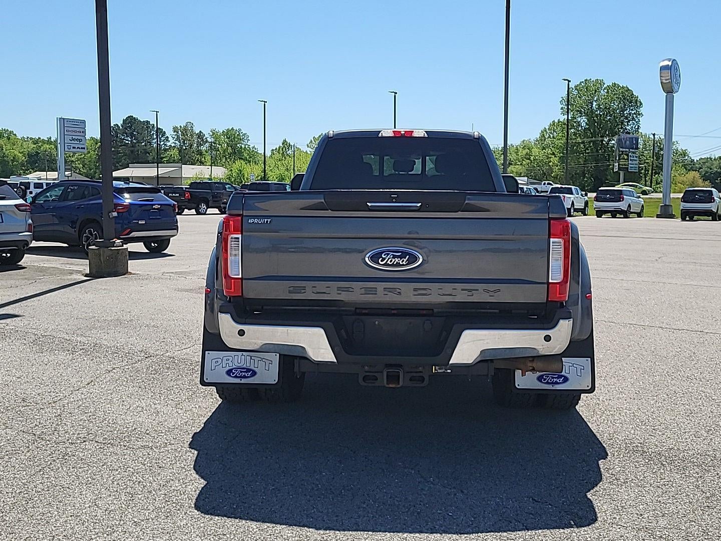 2019 Ford Super Duty F-350 DRW LARIAT