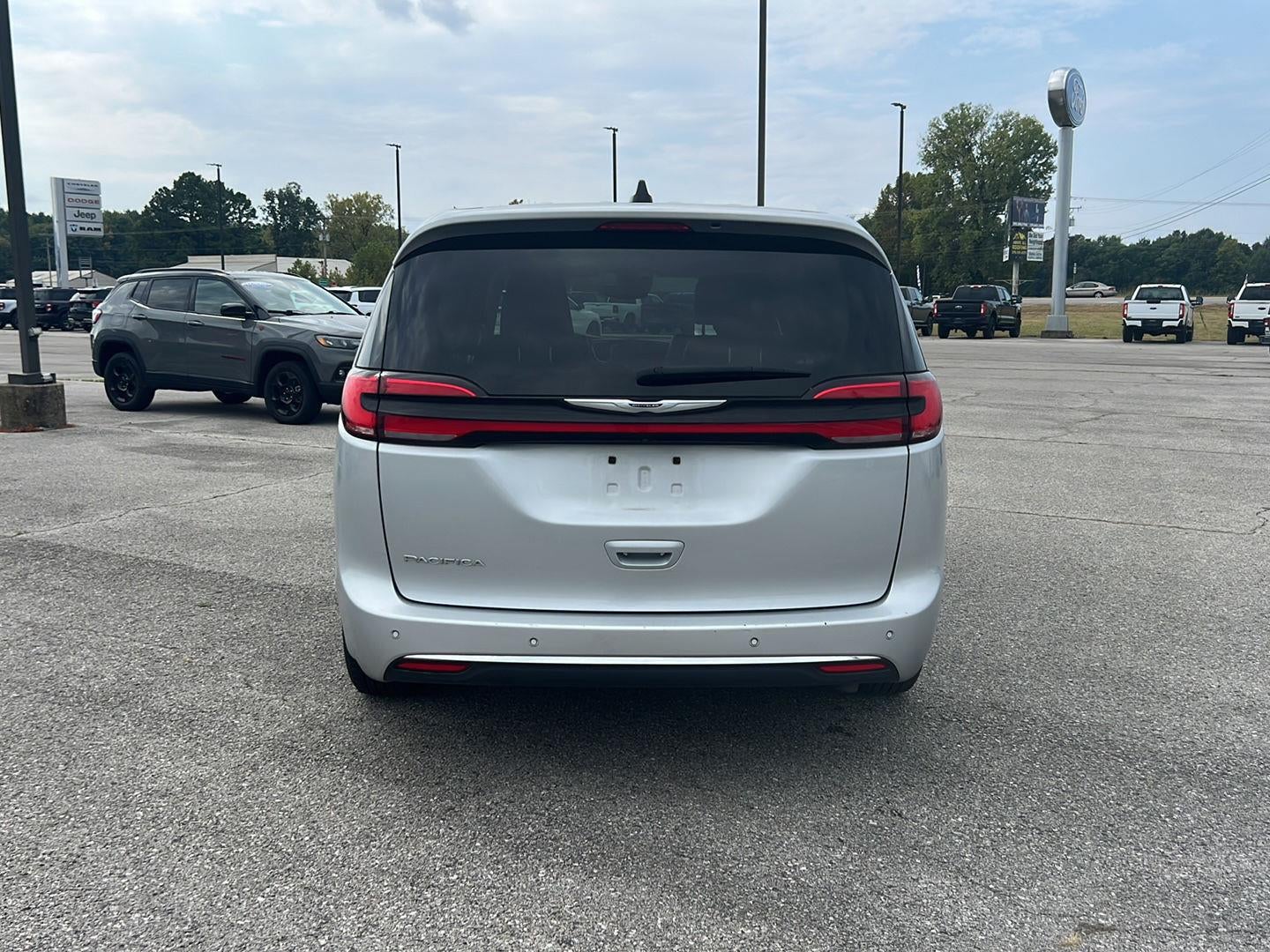 2024 Chrysler Pacifica Touring L