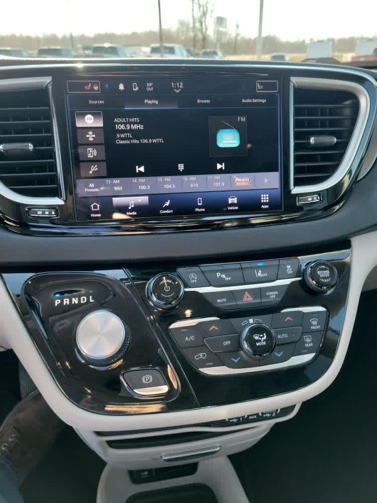 2023 Chrysler PACIFICA TOURING L