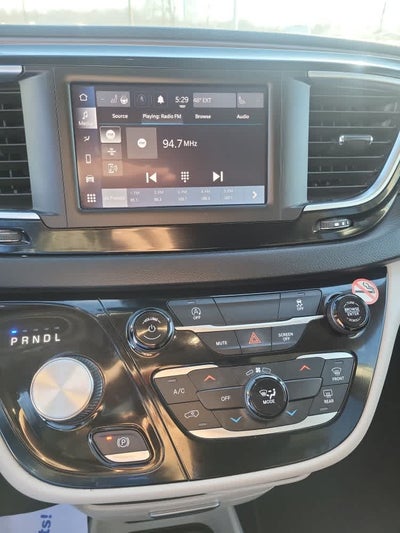 2023 Chrysler Voyager LX