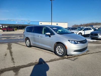 2023 Chrysler Voyager LX