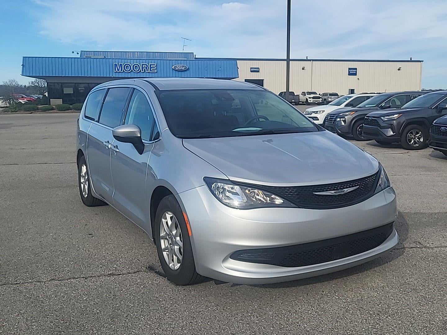 2023 Chrysler Voyager LX