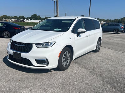 2023 Chrysler Pacifica Hybrid Touring L