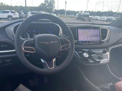 2025 Chrysler Pacifica Pinnacle