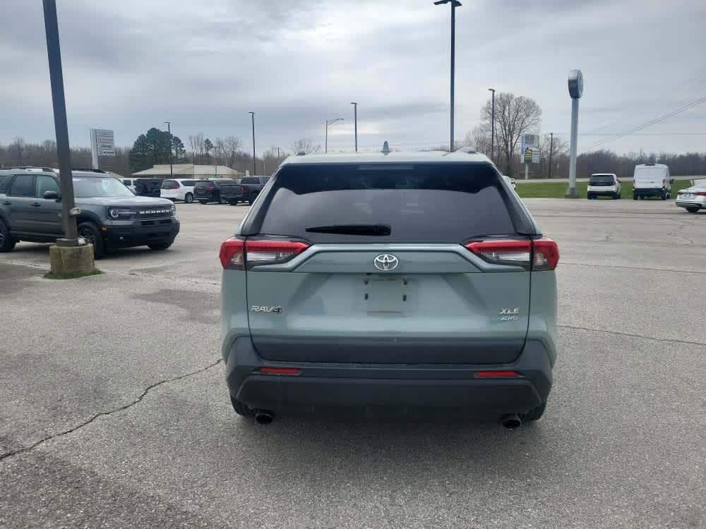 2020 Toyota RAV4 XLE