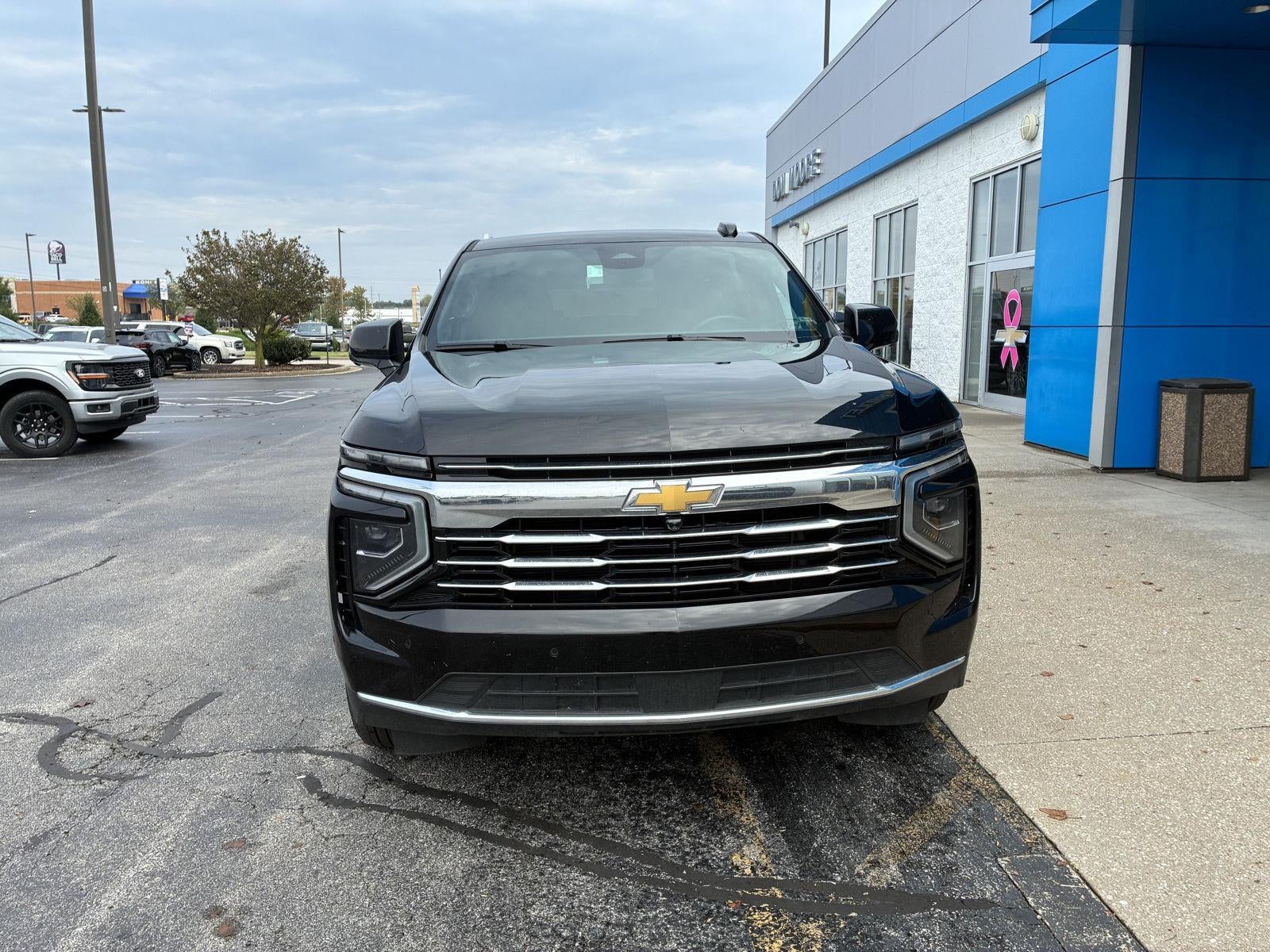 2025 Chevrolet Suburban LT