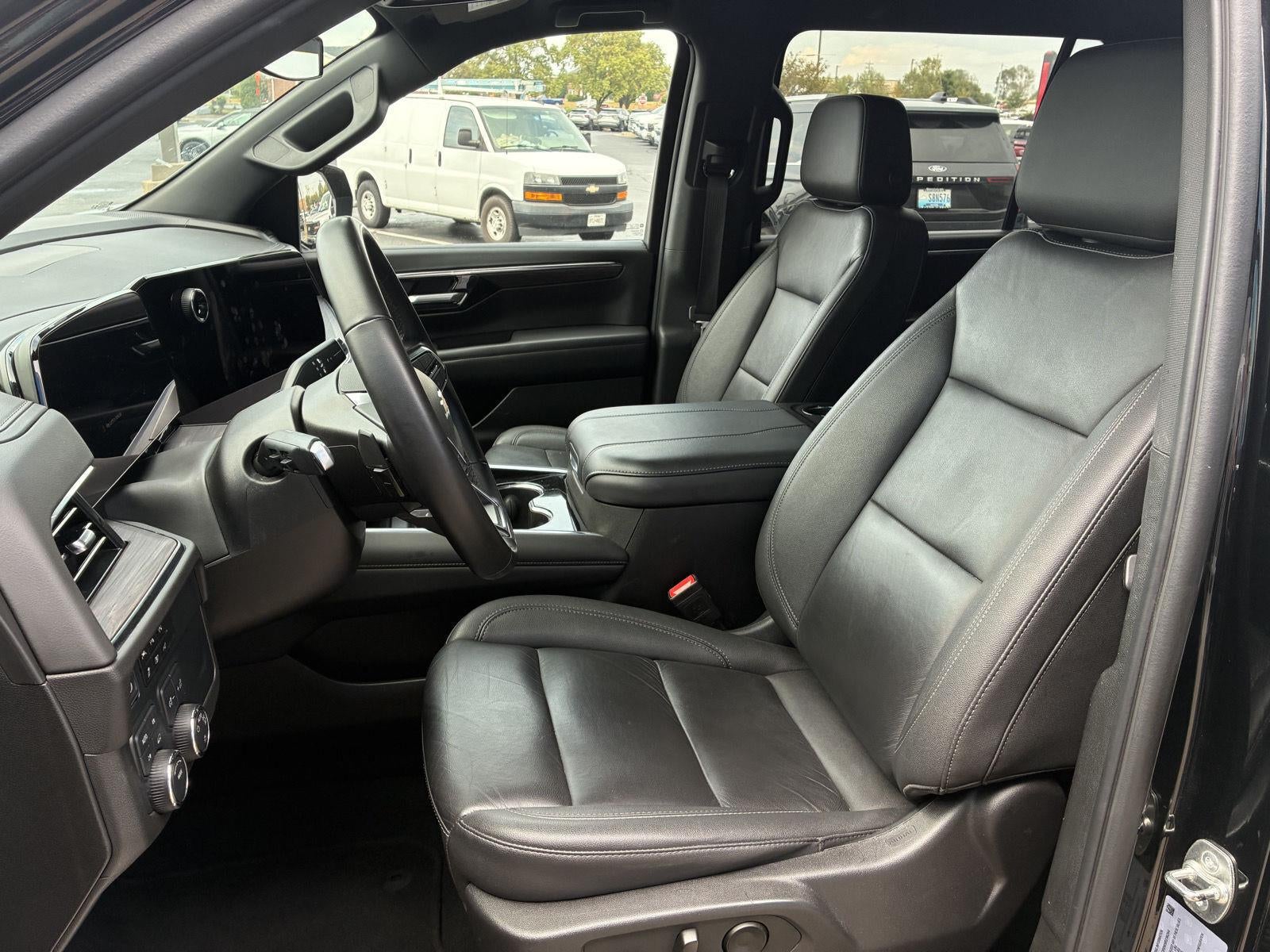 2025 Chevrolet Suburban LT