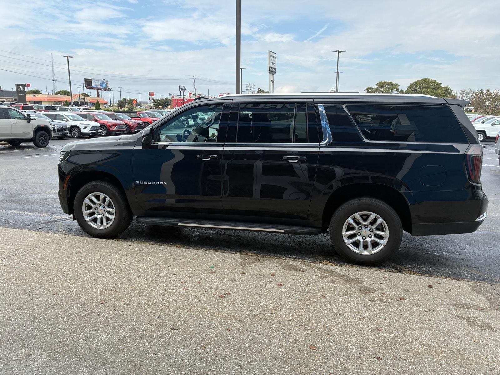 2025 Chevrolet Suburban LT