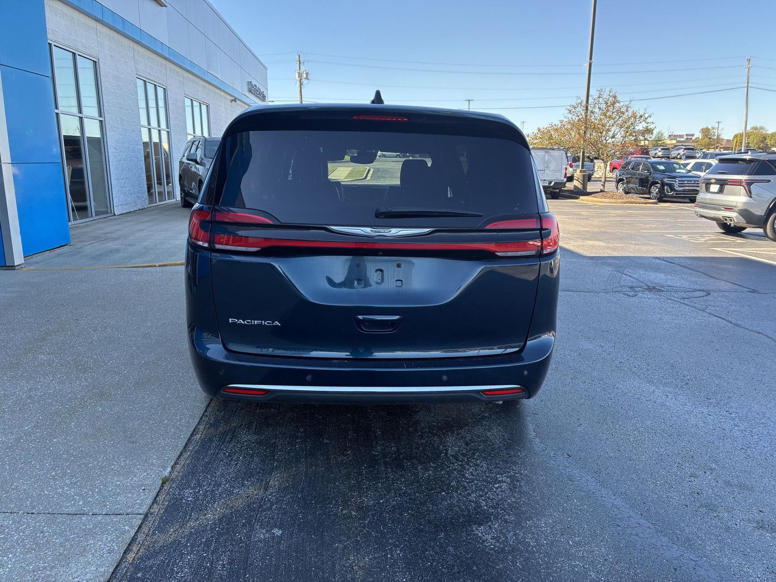 2025 Chrysler Pacifica Select