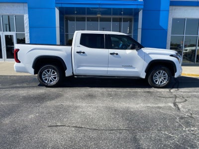 2022 Toyota Tundra 4WD SR5