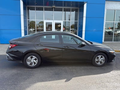 2025 Hyundai Elantra SE