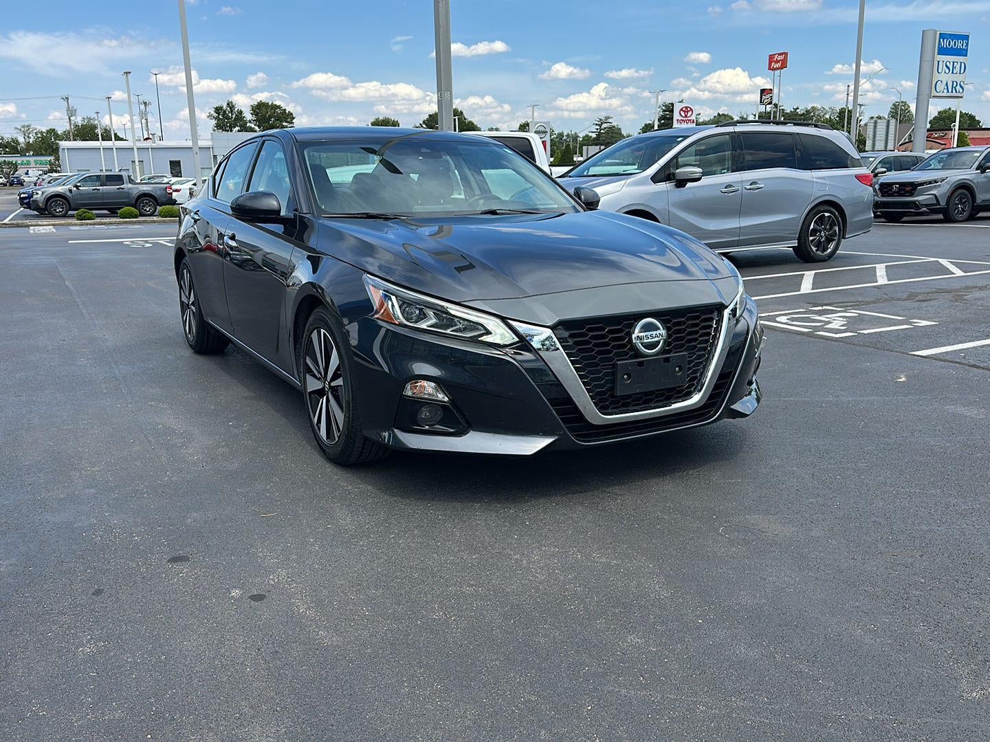 Used 2019 Nissan Altima SL with VIN 1N4BL4EV0KC177022 for sale in Hartford, KY