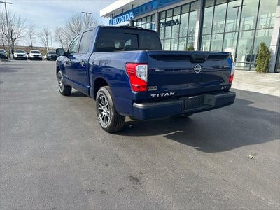 2023 Nissan TITAN SV