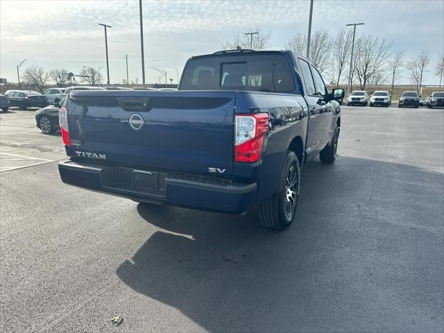 2023 Nissan TITAN SV