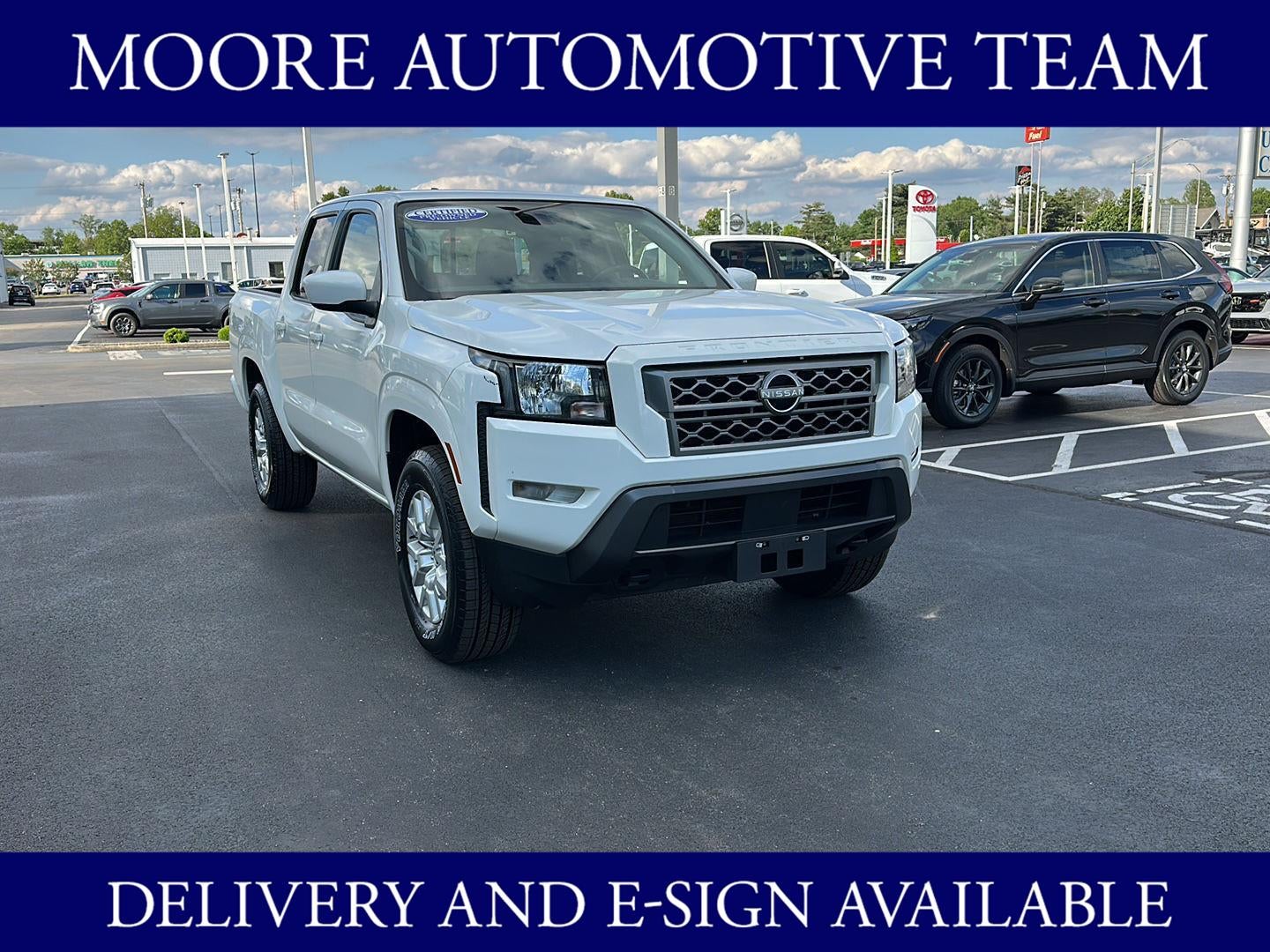 2023 Nissan Frontier SV Crew Cab 4X4 SWB's photo