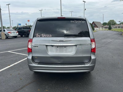 2016 Chrysler Town & Country Touring