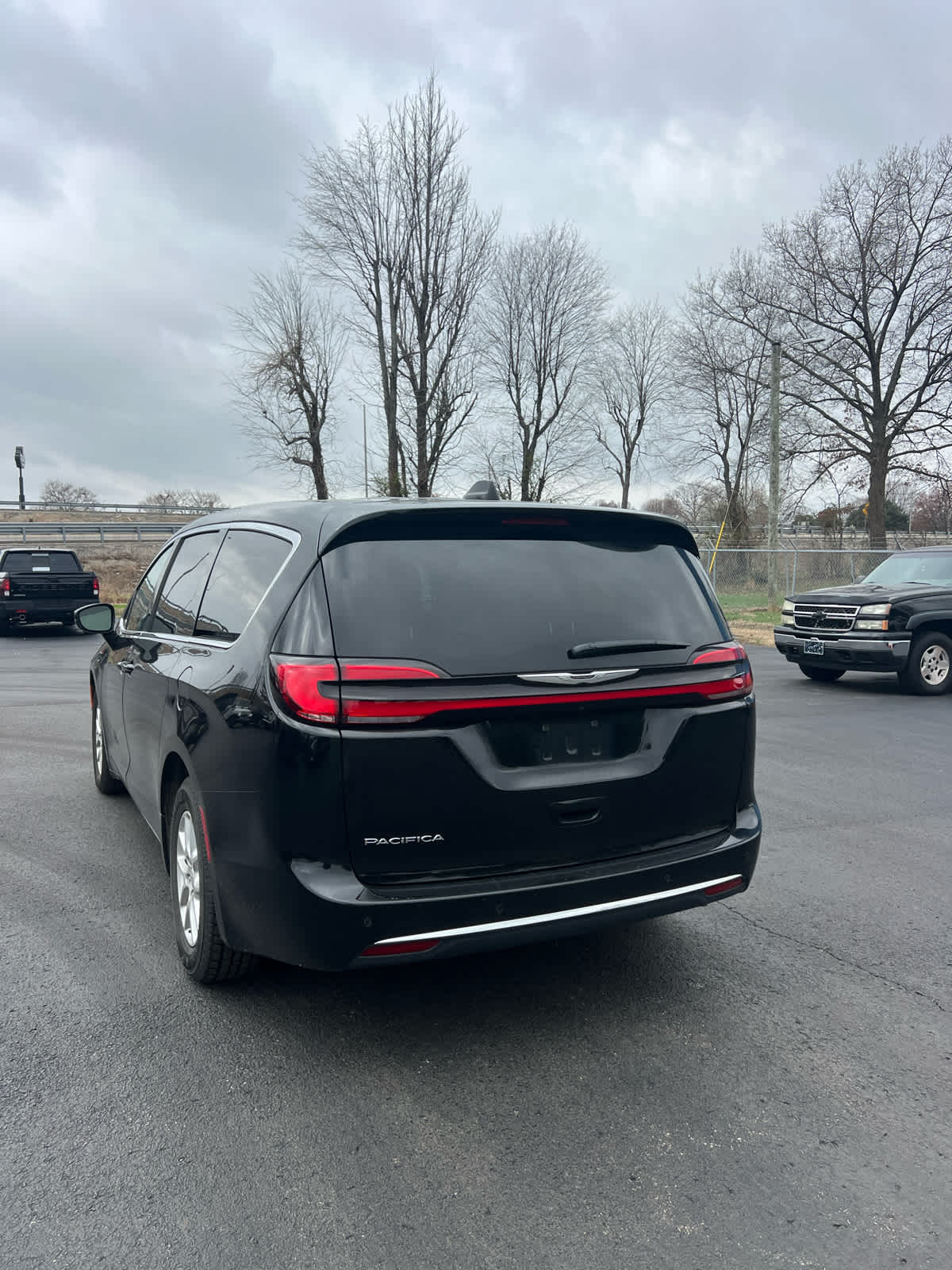 2025 Chrysler Pacifica Select