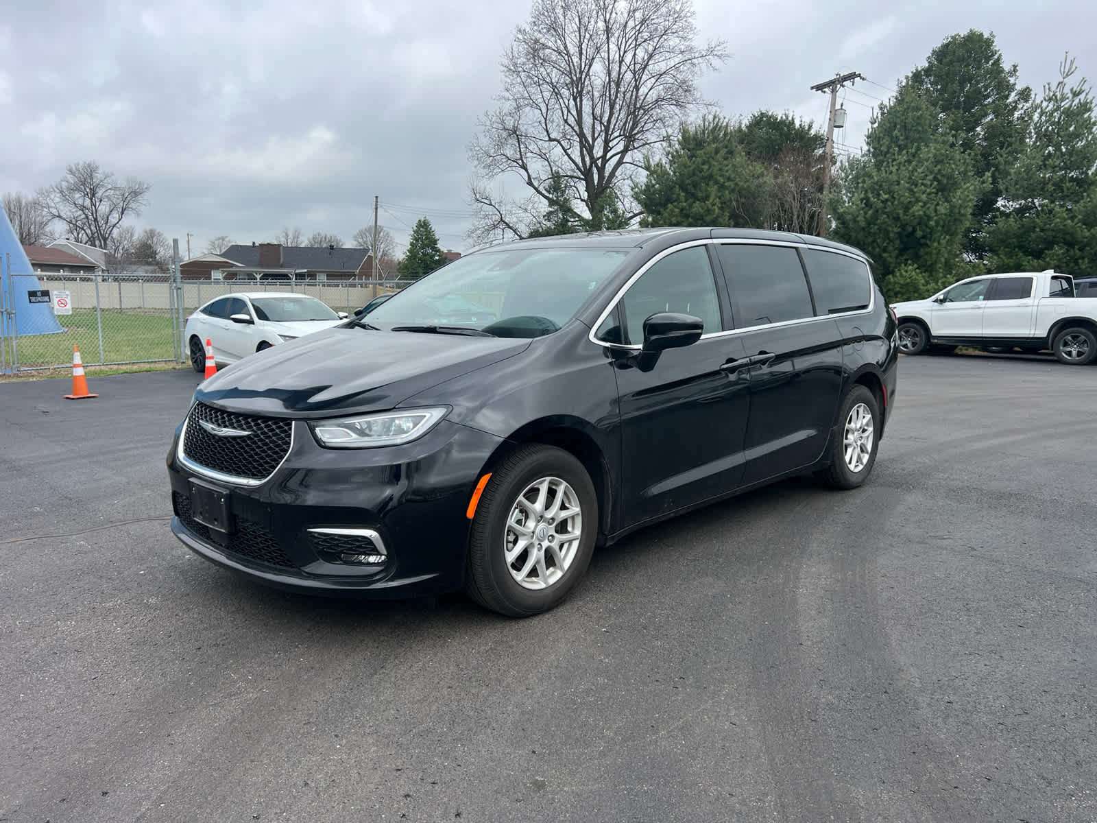 2025 Chrysler Pacifica Select