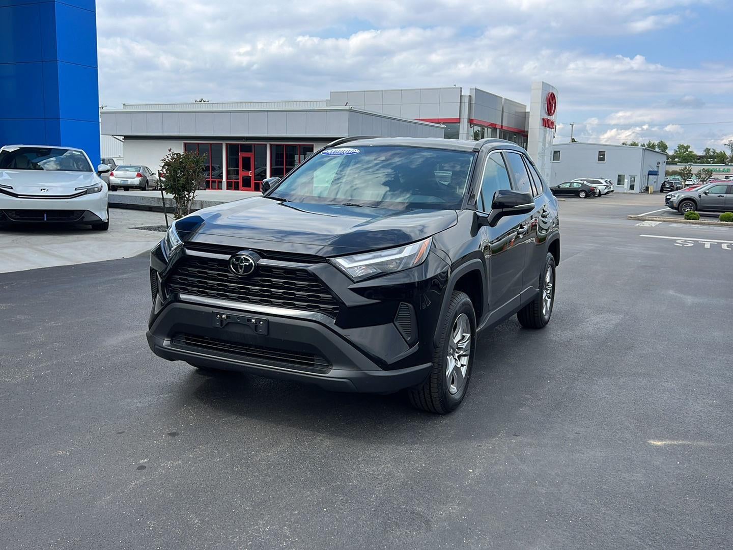 2024 TOYOTA TRUCK RAV4 XLE
