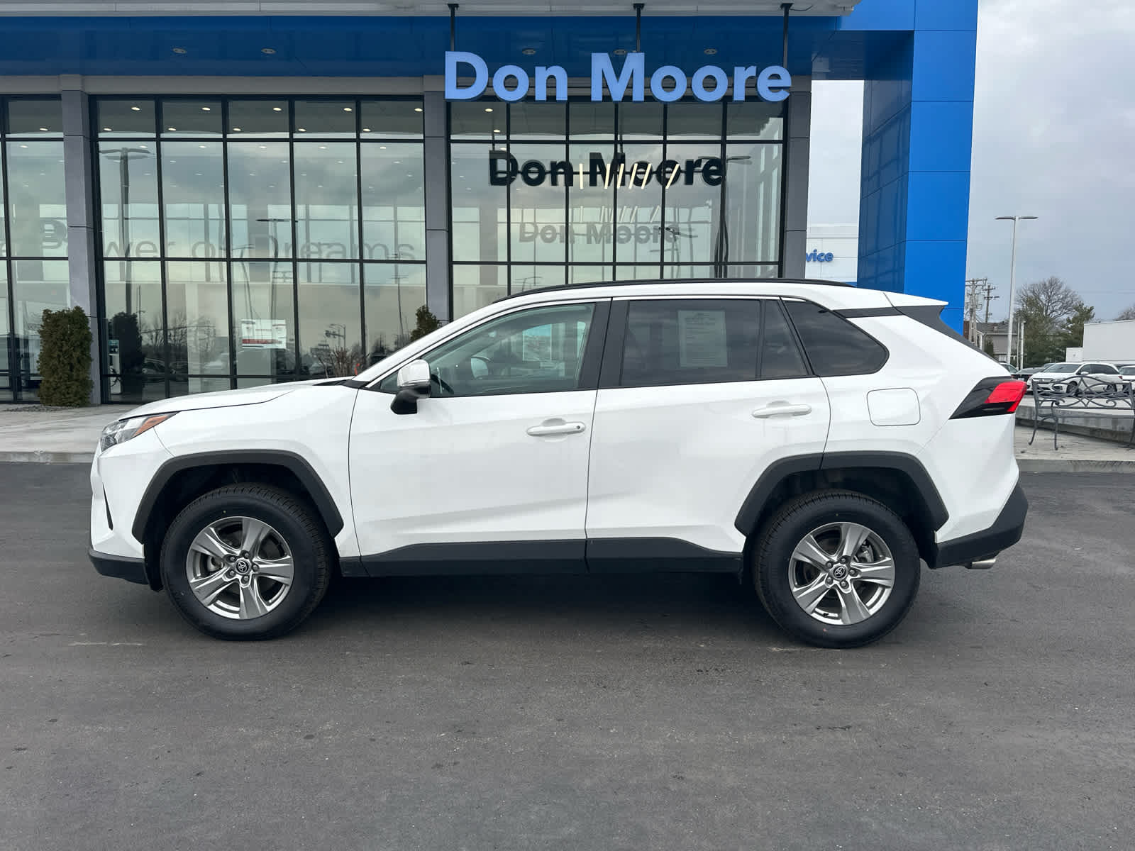 2024 Toyota RAV4 XLE