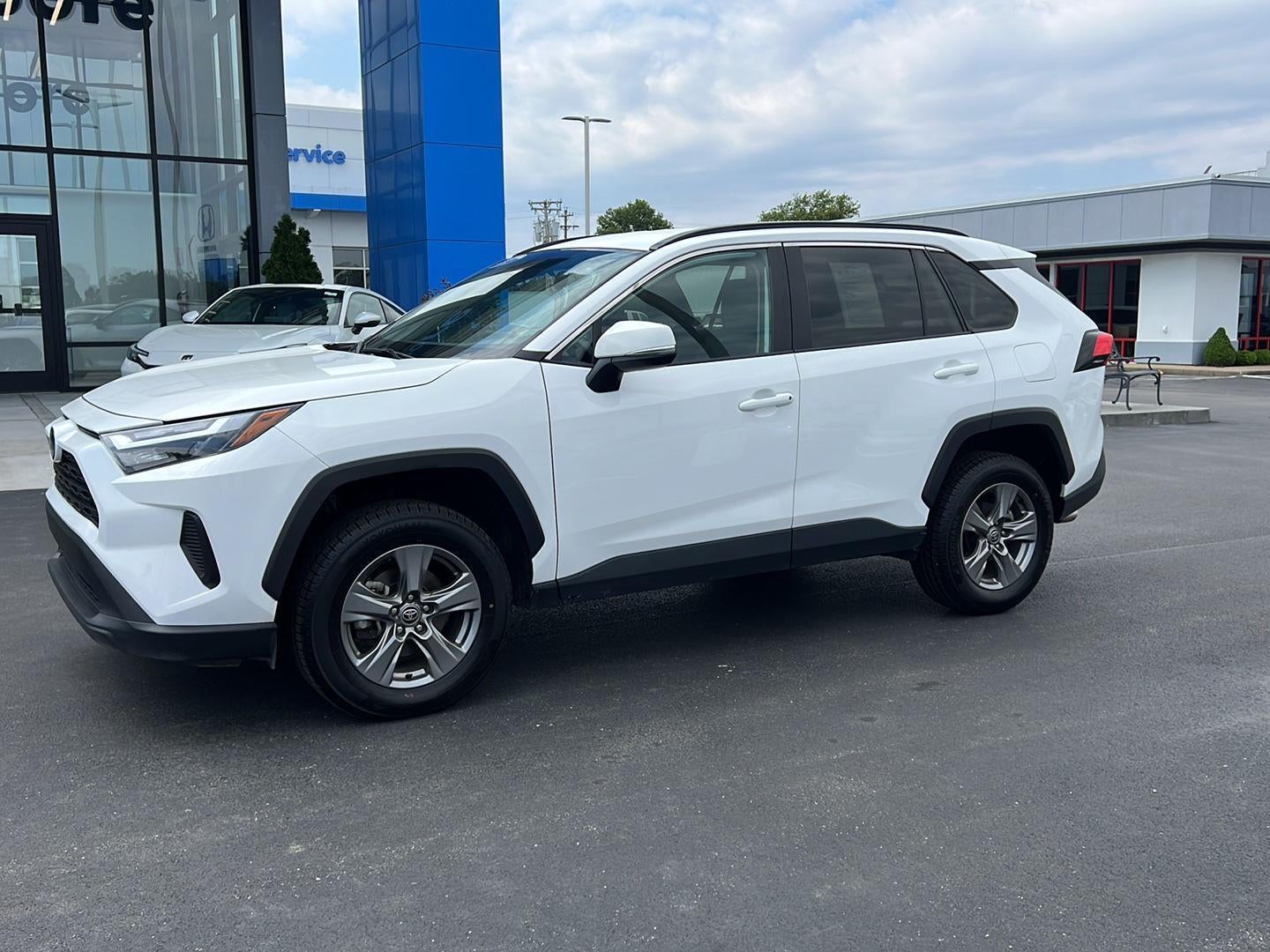 2024 TOYOTA TRUCK RAV4 XLE