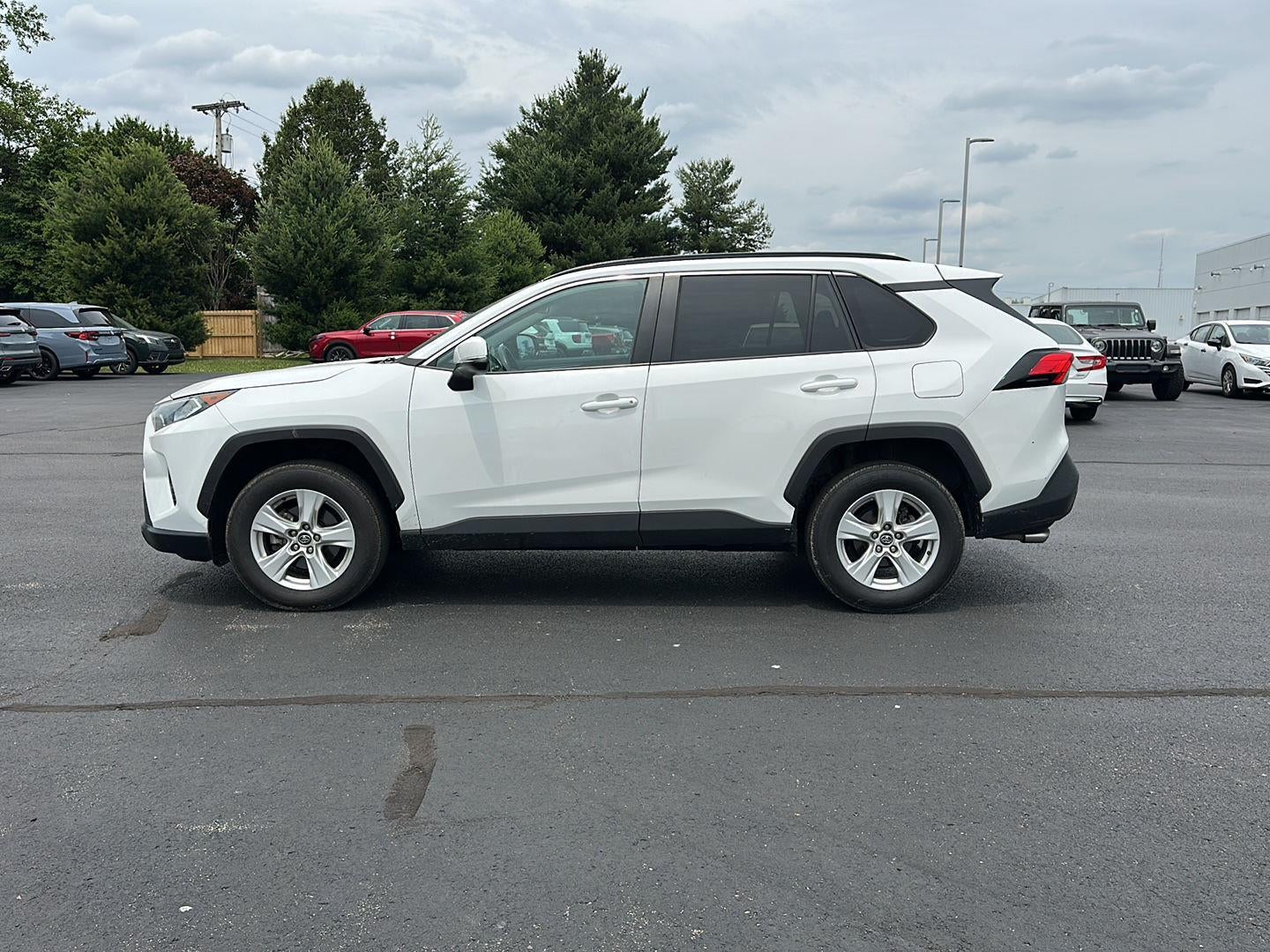 2020 Toyota RAV4 XLE