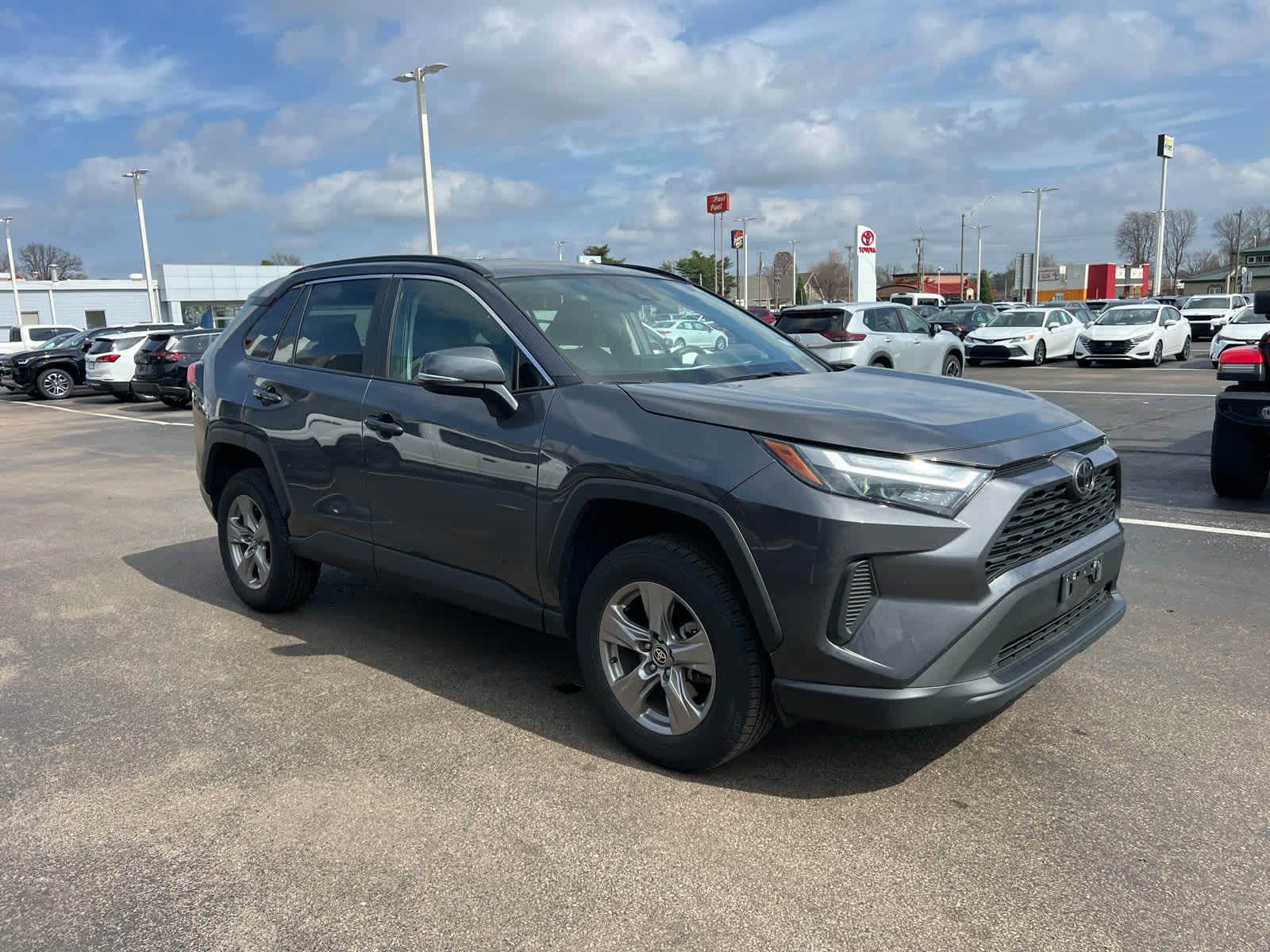 2024 Toyota RAV4 XLE