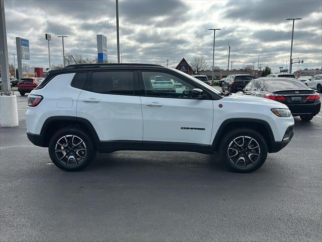 2025 Jeep Compass Trailhawk