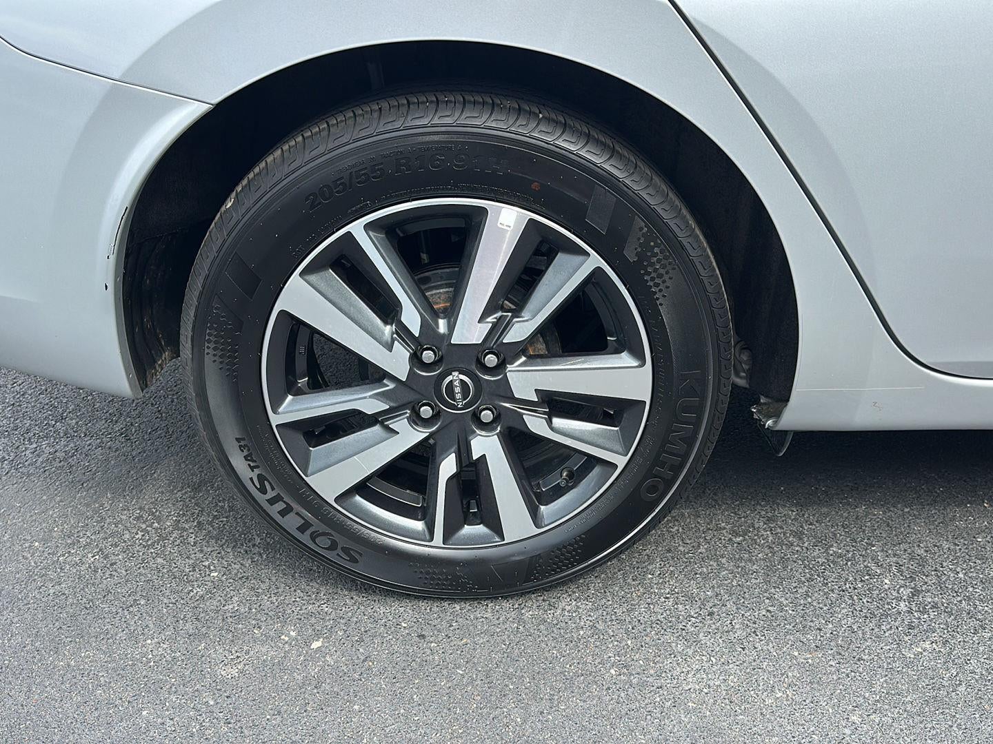 2025 Nissan Versa SV