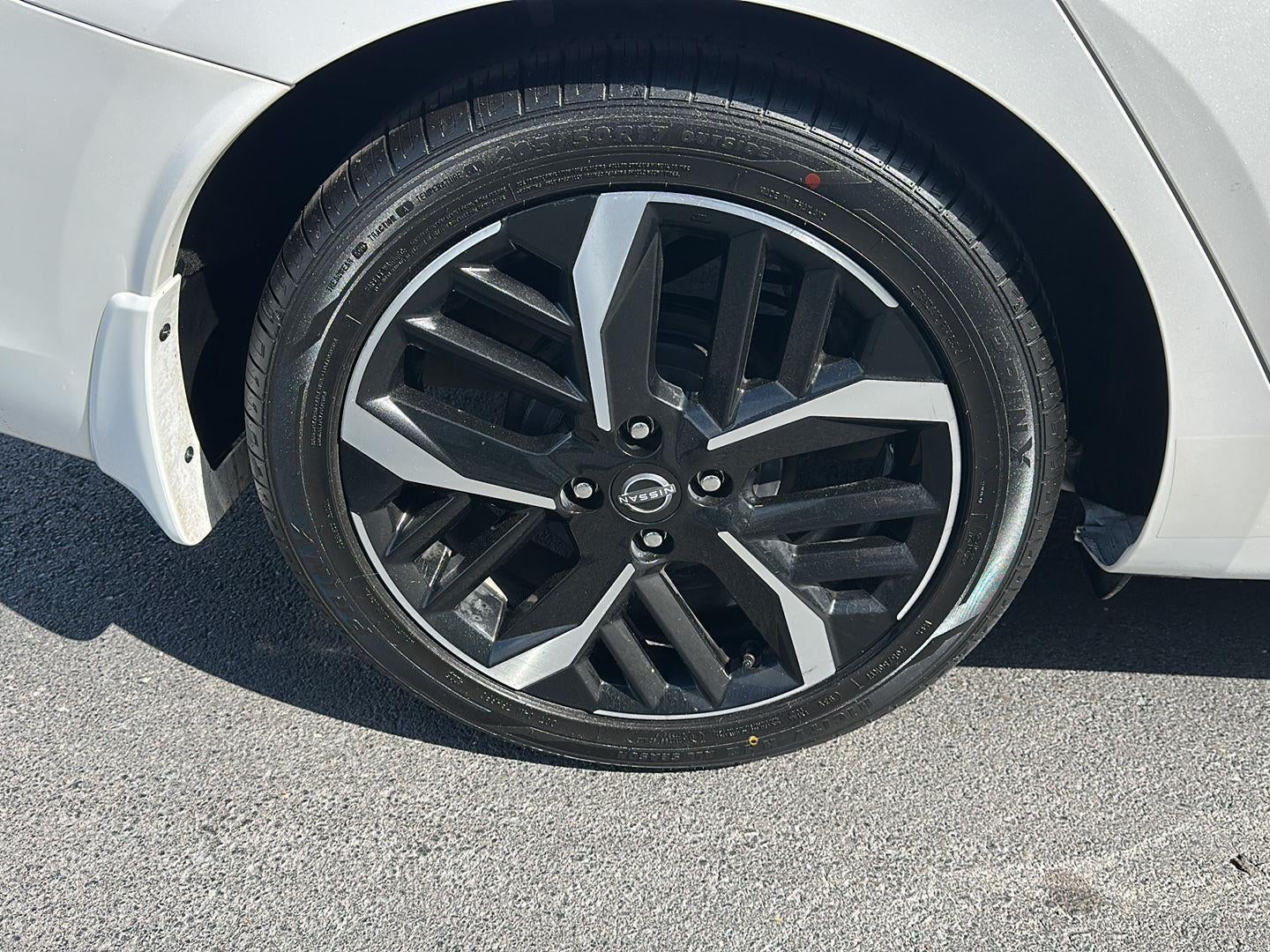 2023 Nissan Versa SR