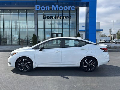 2023 Nissan VERSA SR