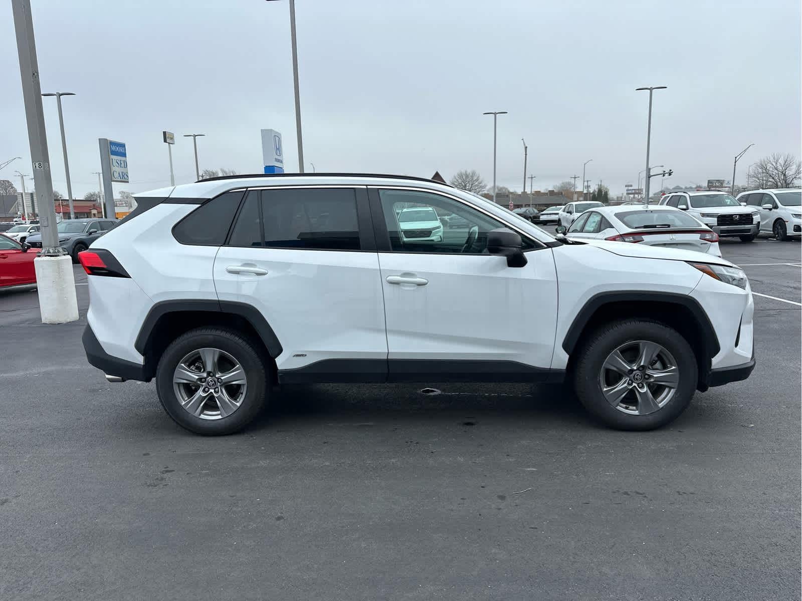 2025 TOYOTA TRUCK RAV4 HYBRID LE