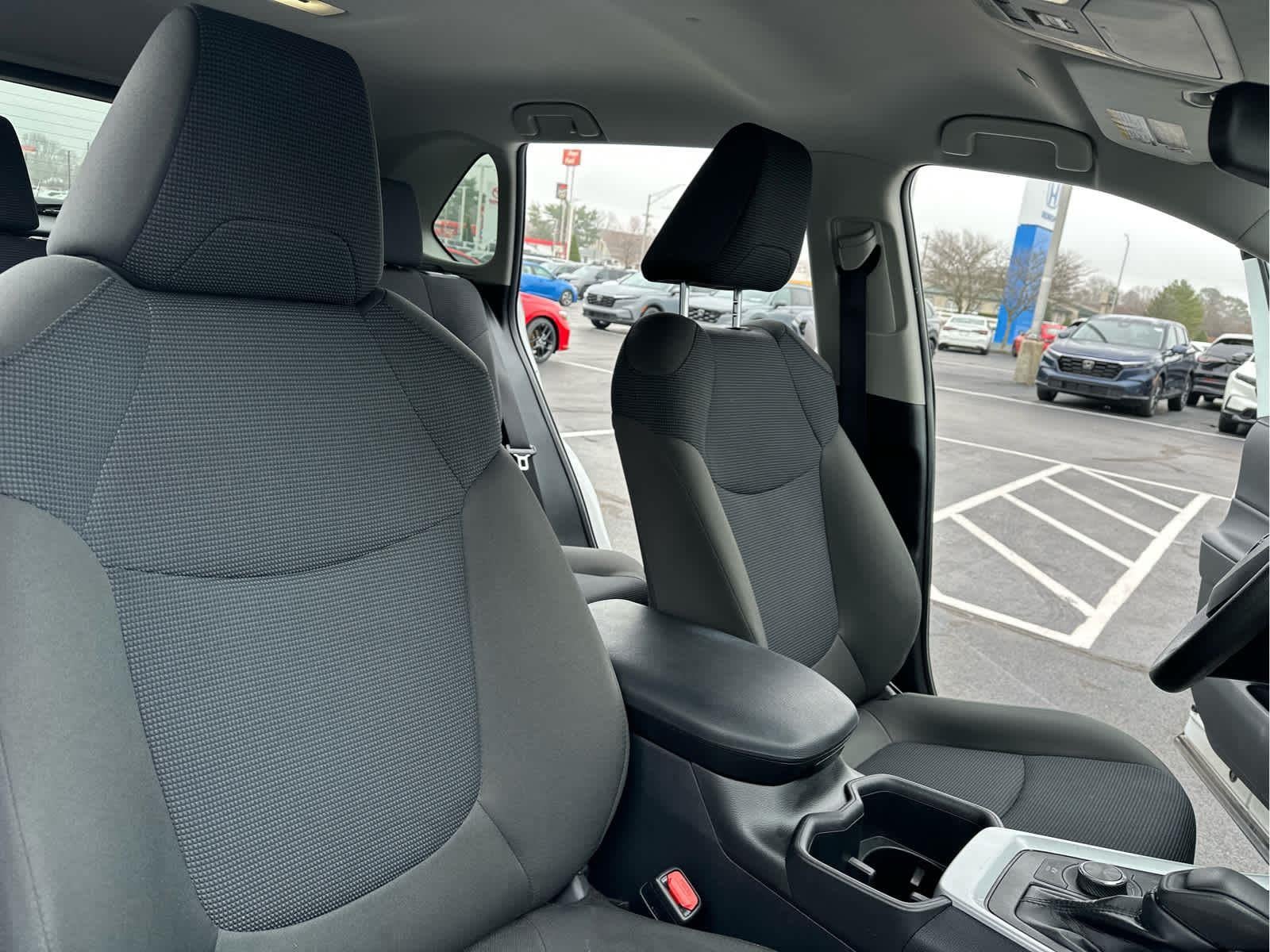 2025 TOYOTA TRUCK RAV4 HYBRID LE