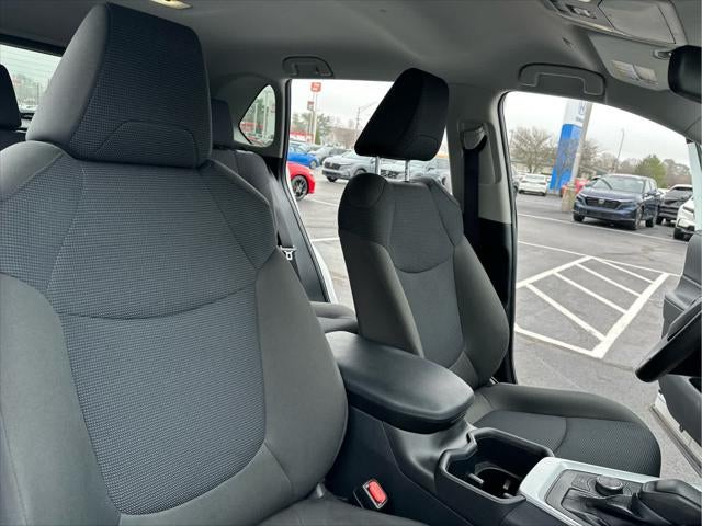 2025 TOYOTA TRUCK RAV4 HYBRID LE