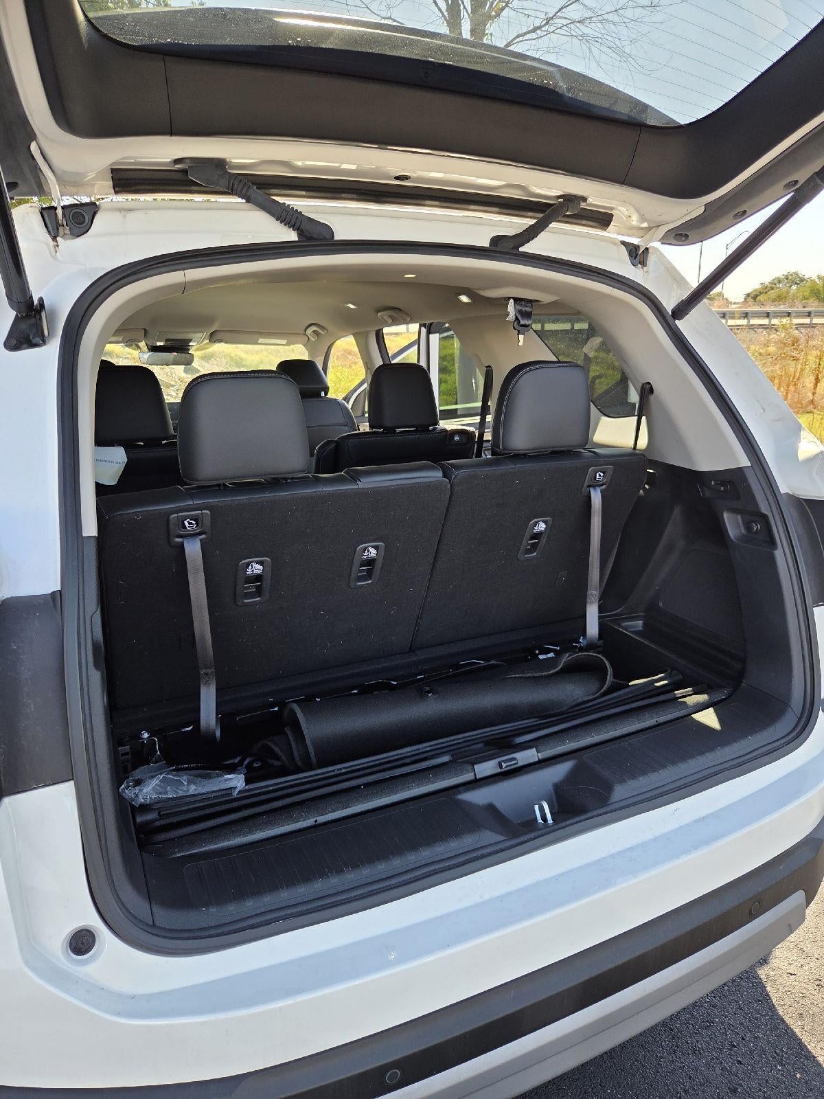 2023 Honda Pilot EX-L w/Rear Captain's Chairs