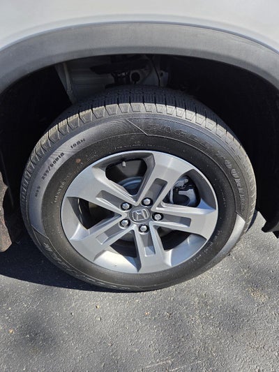 2023 Honda Pilot EX-L w/Rear Captain's Chairs