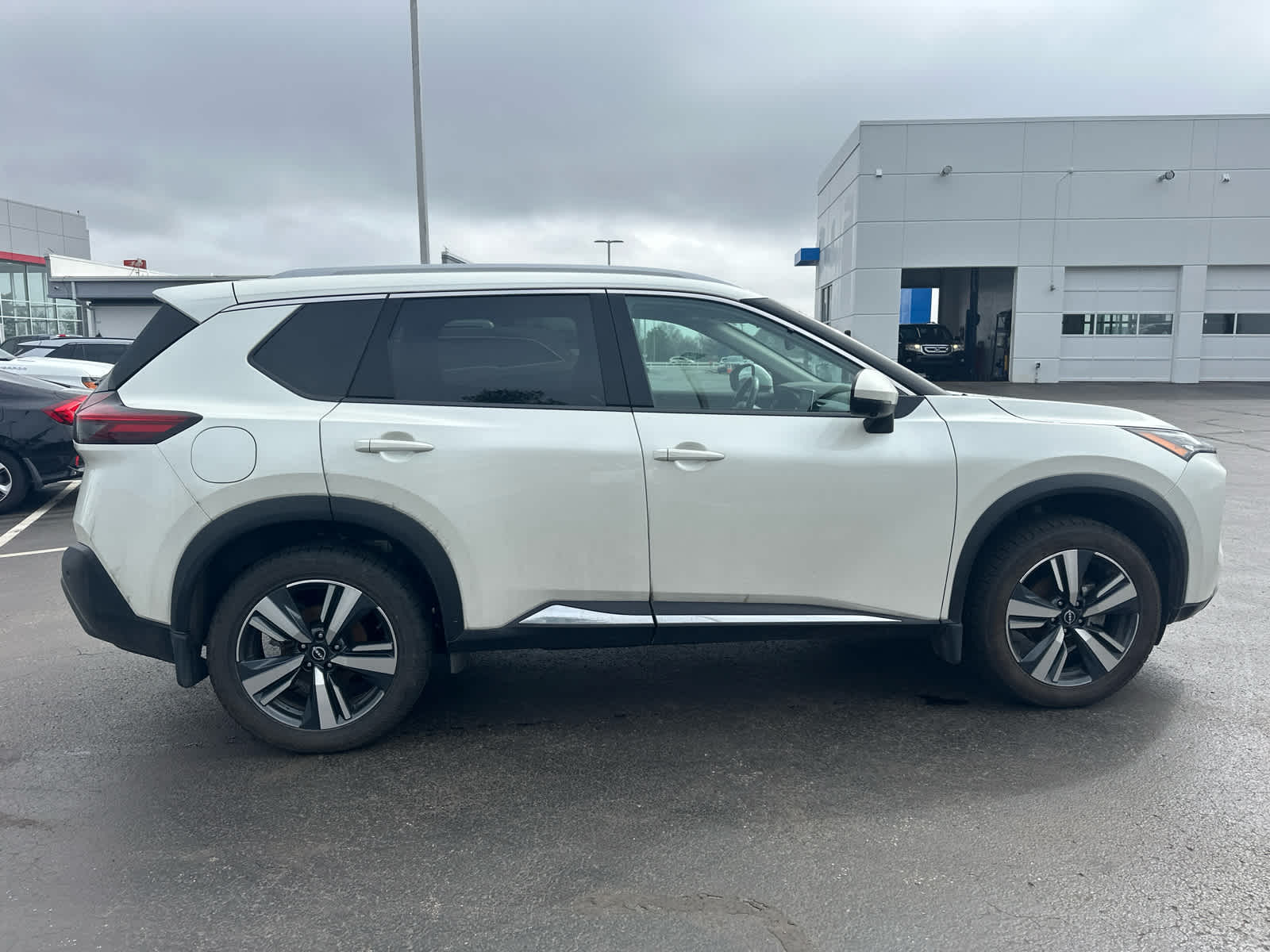 2023 Nissan Rogue SL