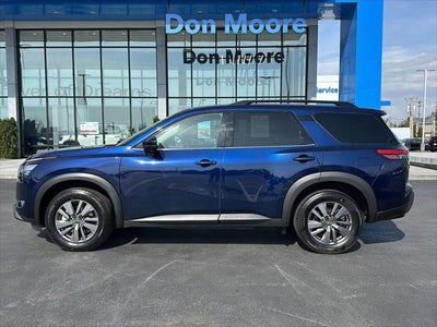 2025 Nissan Pathfinder SV