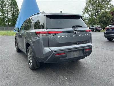 2024 Nissan Pathfinder SV