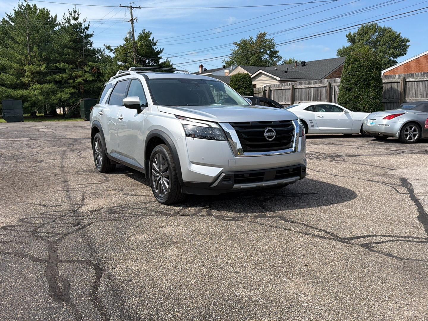 2025 Nissan Pathfinder SL
